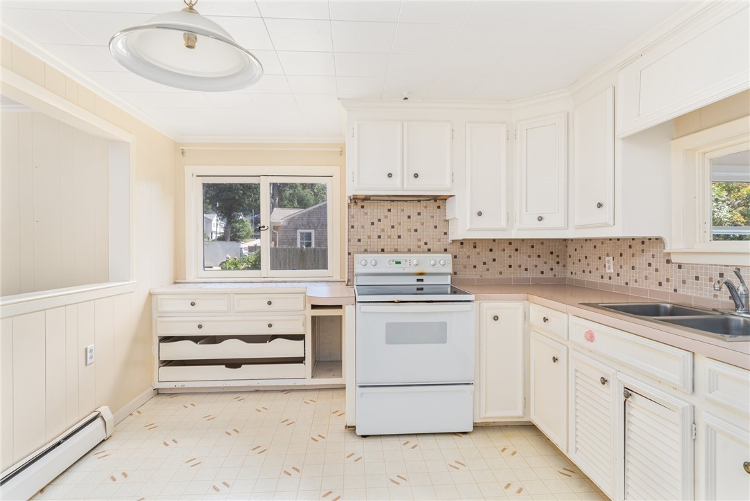 122 Winterberry Road Narragansett, RI 02874 - Photo 10 of 50
