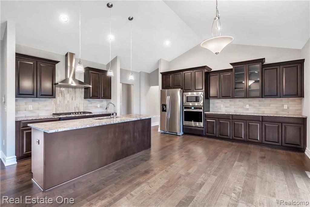 3781 Milano Ct. Rochester Hills, MI 48307 - Photo 13 of 38