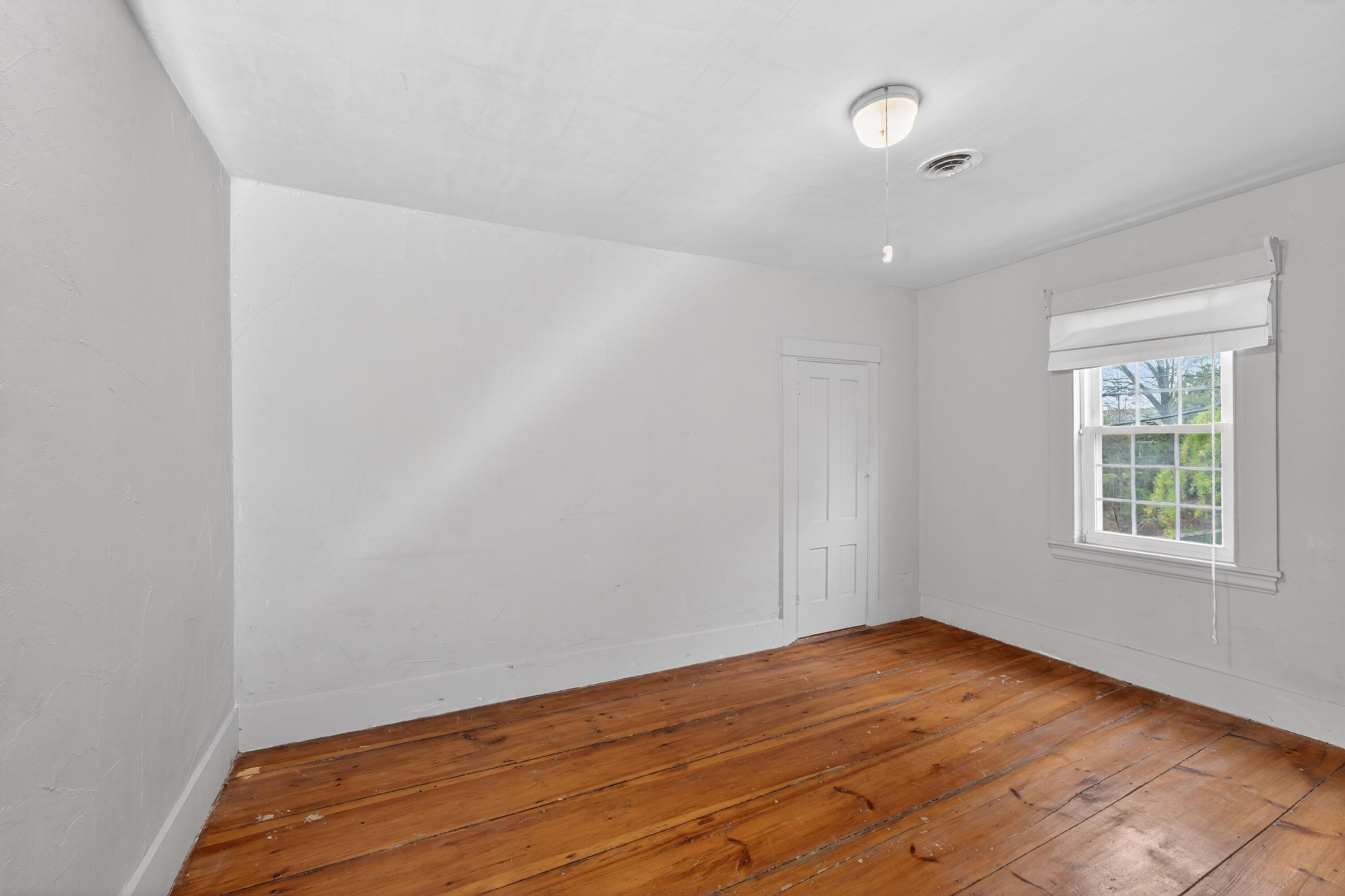 387 Cider Hill Road York, ME 03909 - Photo 29 of 41 Bedroom