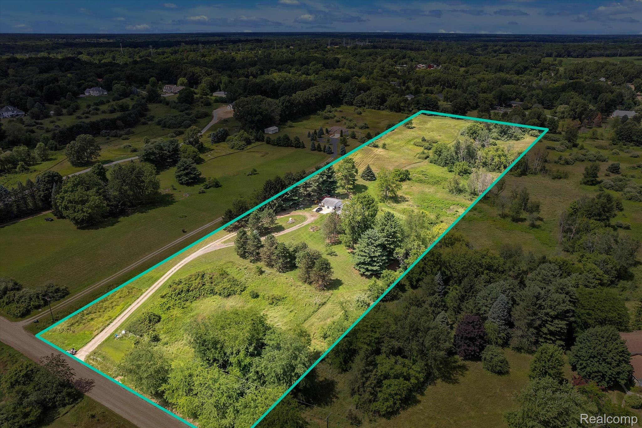 5130 Vines Road Howell, MI 48843 - Photo 5 of 46 Approximate Lot Line
