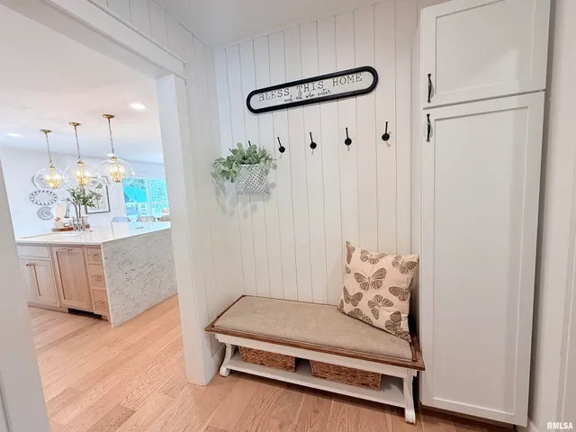 $400,000 | 7 Clearlake Drive, Centralia, IL 62801