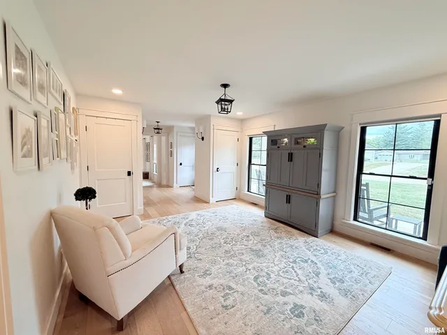 $400,000 | 7 Clearlake Drive, Centralia, IL 62801