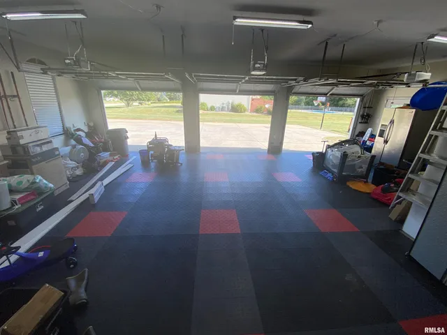 $400,000 | 7 Clearlake Drive, Centralia, IL 62801