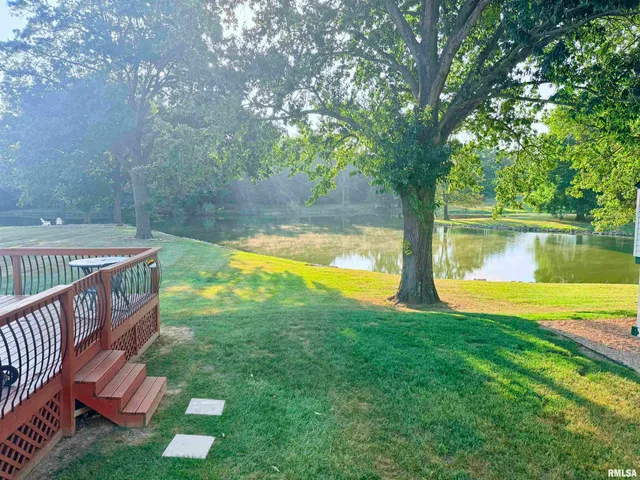 $400,000 | 7 Clearlake Drive, Centralia, IL 62801