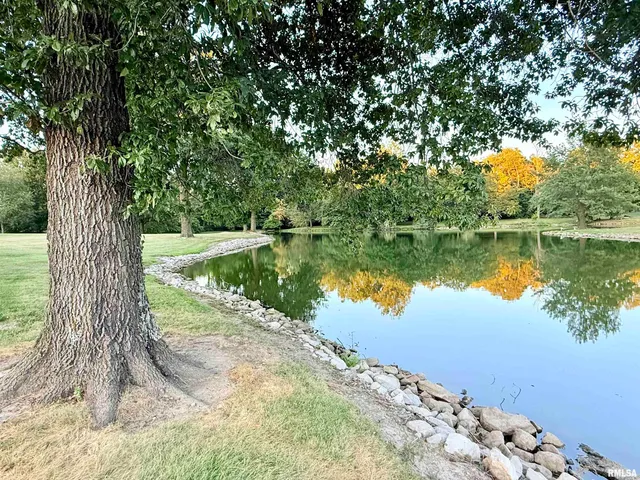 $400,000 | 7 Clearlake Drive, Centralia, IL 62801