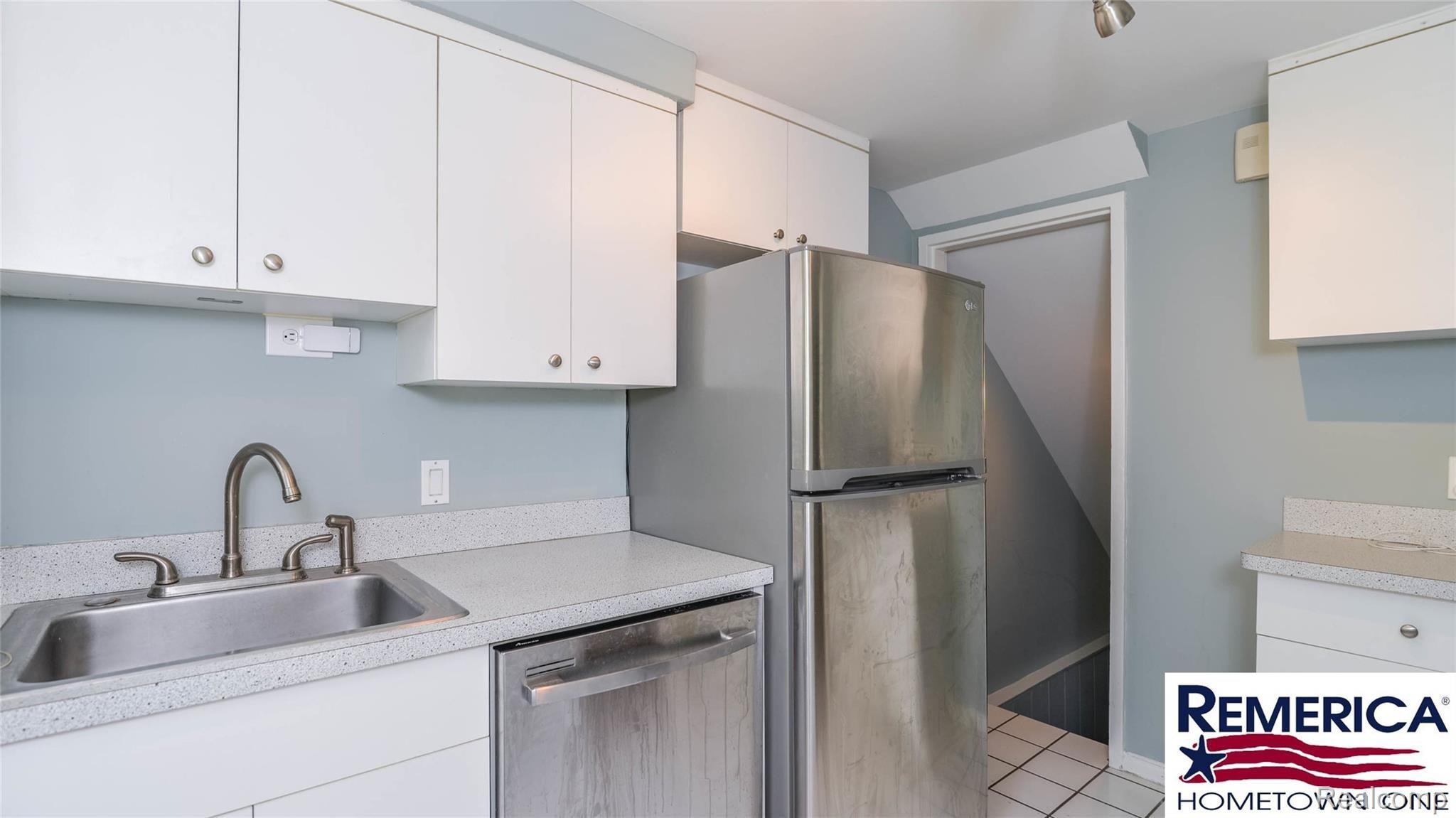 1735 Graefield Road, Unit 117 Birmingham, MI 48009 - Photo 13 of 36 Kitchen #1