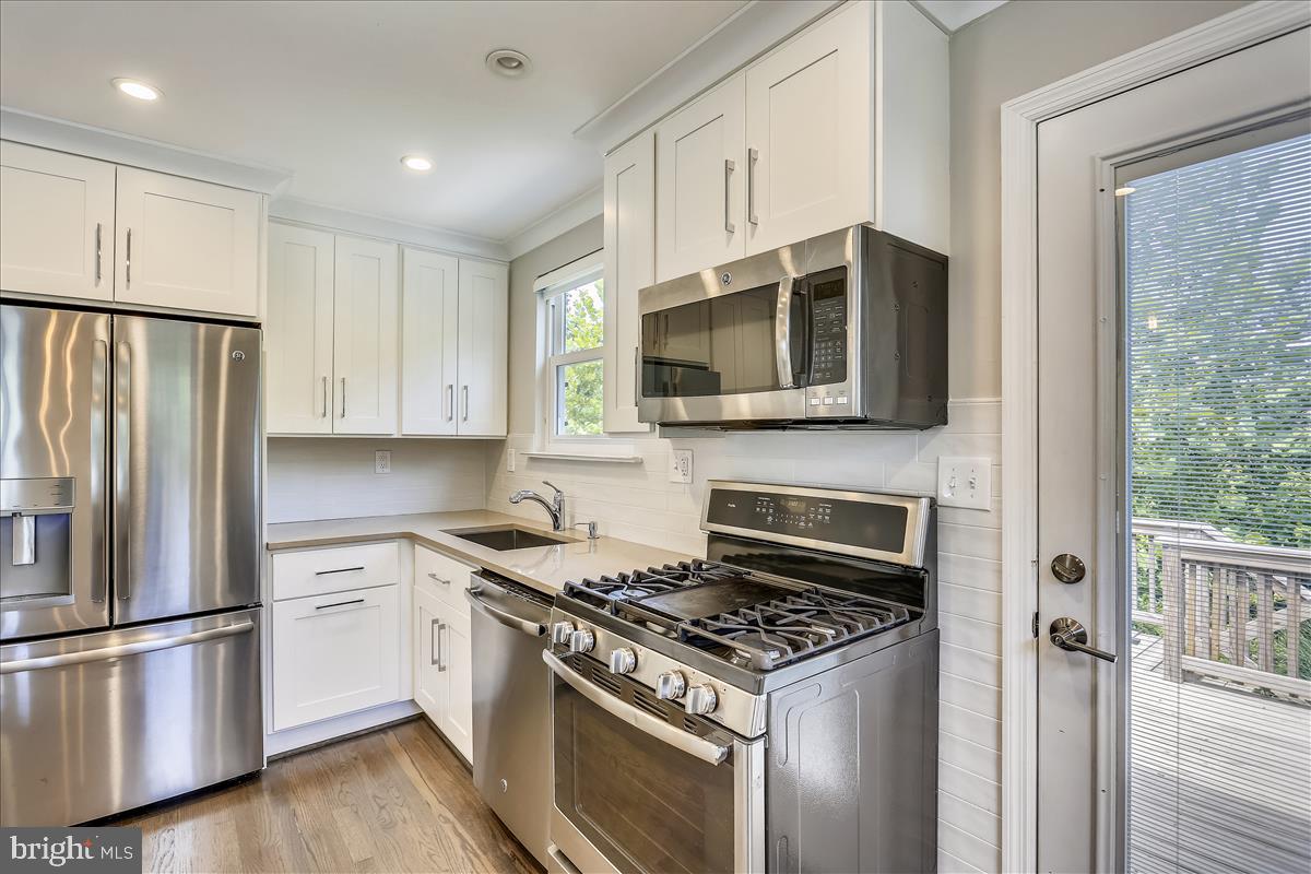 8602 Grubb Road Chevy Chase, MD 20815 - Photo 26 of 106 Gourmet kitchen