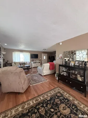 $205,000 | 725 East Ann Street, Knoxville, IL 61448