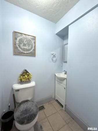 $205,000 | 725 East Ann Street, Knoxville, IL 61448
