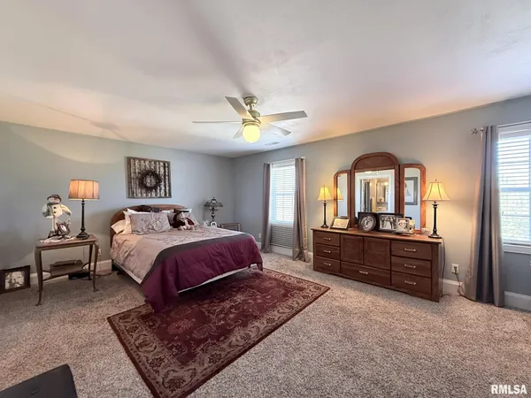 $205,000 | 725 East Ann Street, Knoxville, IL 61448