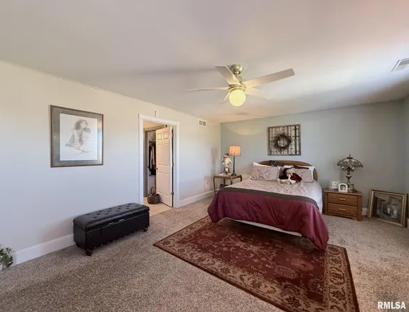 $205,000 | 725 East Ann Street, Knoxville, IL 61448