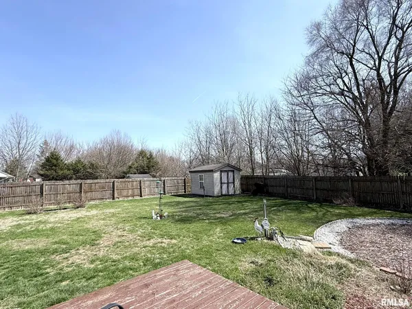 $205,000 | 725 East Ann Street, Knoxville, IL 61448