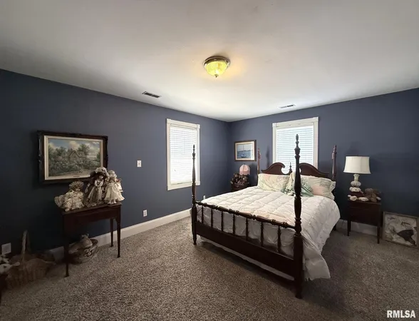 $205,000 | 725 East Ann Street, Knoxville, IL 61448