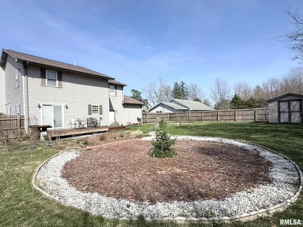 $205,000 | 725 East Ann Street, Knoxville, IL 61448