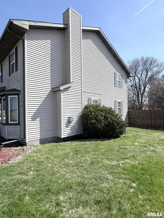 $205,000 | 725 East Ann Street, Knoxville, IL 61448