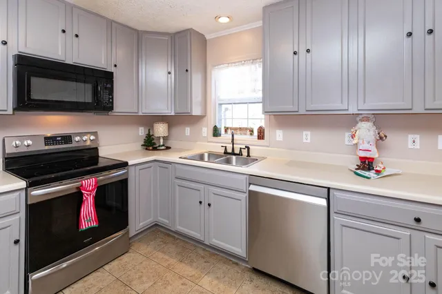 $455,000 | 22 Ivy Garden Road, Candler, NC 28715