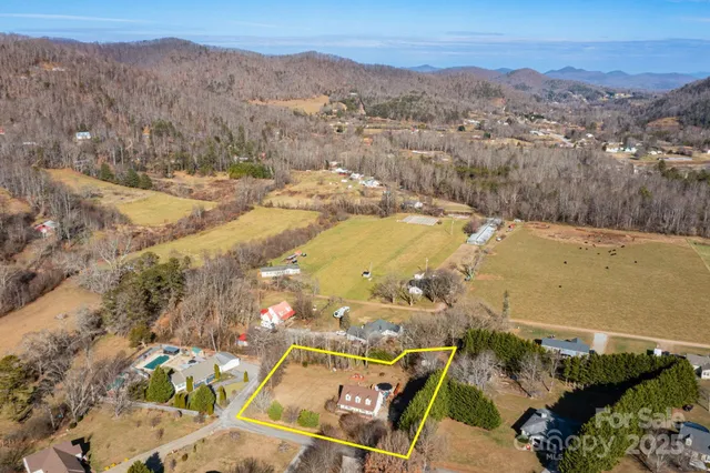 $455,000 | 22 Ivy Garden Road, Candler, NC 28715