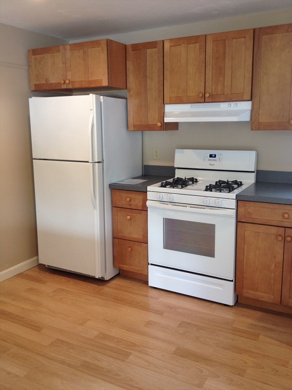 18 Tyler Avenue, Unit B Wareham, MA 02538 - Photo 3 of 9