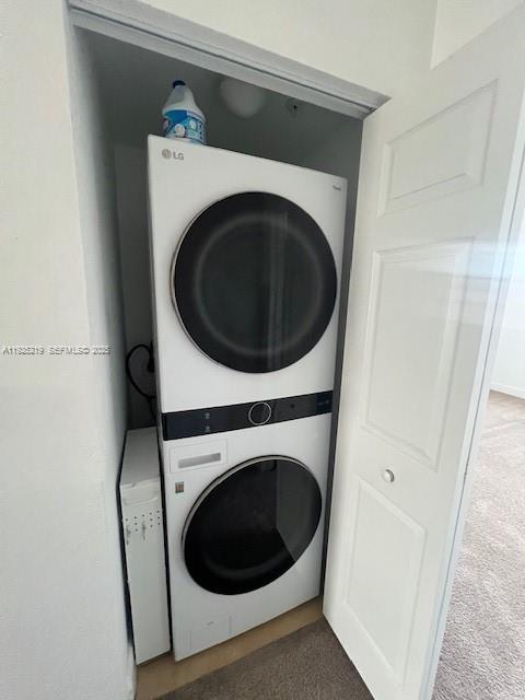 Cobblestone Pembroke Pines, FL 33027 - Photo 14 of 16 a utility room with dryer and washer