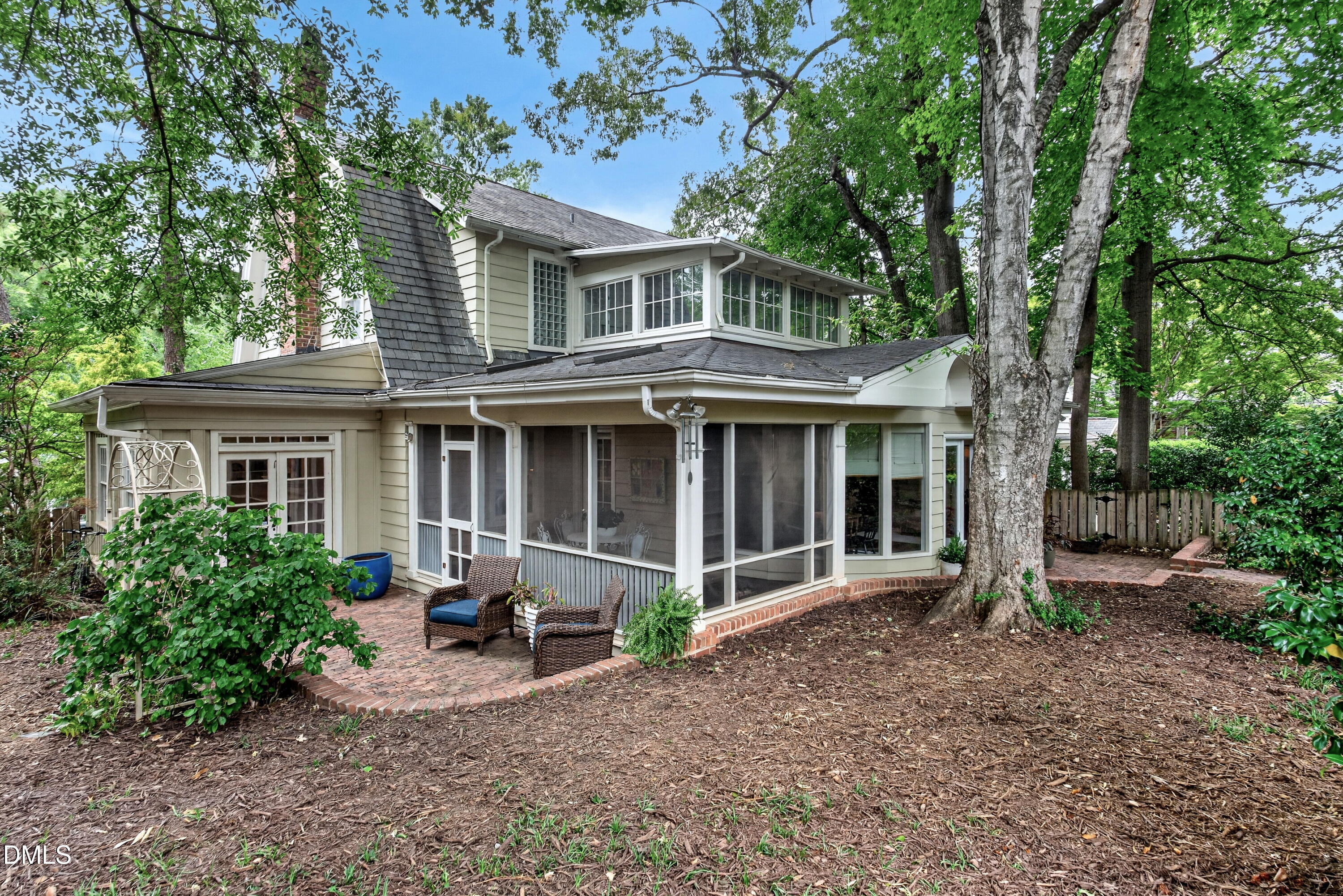 306 Hillcrest Road Raleigh, NC 27605 - Photo 2 of 27 virtual-tour-158496-photo-17816420120082