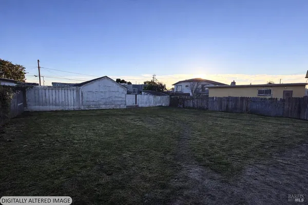 a view of a yard