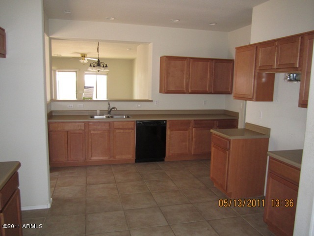 21219 East Treasure Road Red Rock, AZ 85145 - Photo 5 of 25 Kitchen