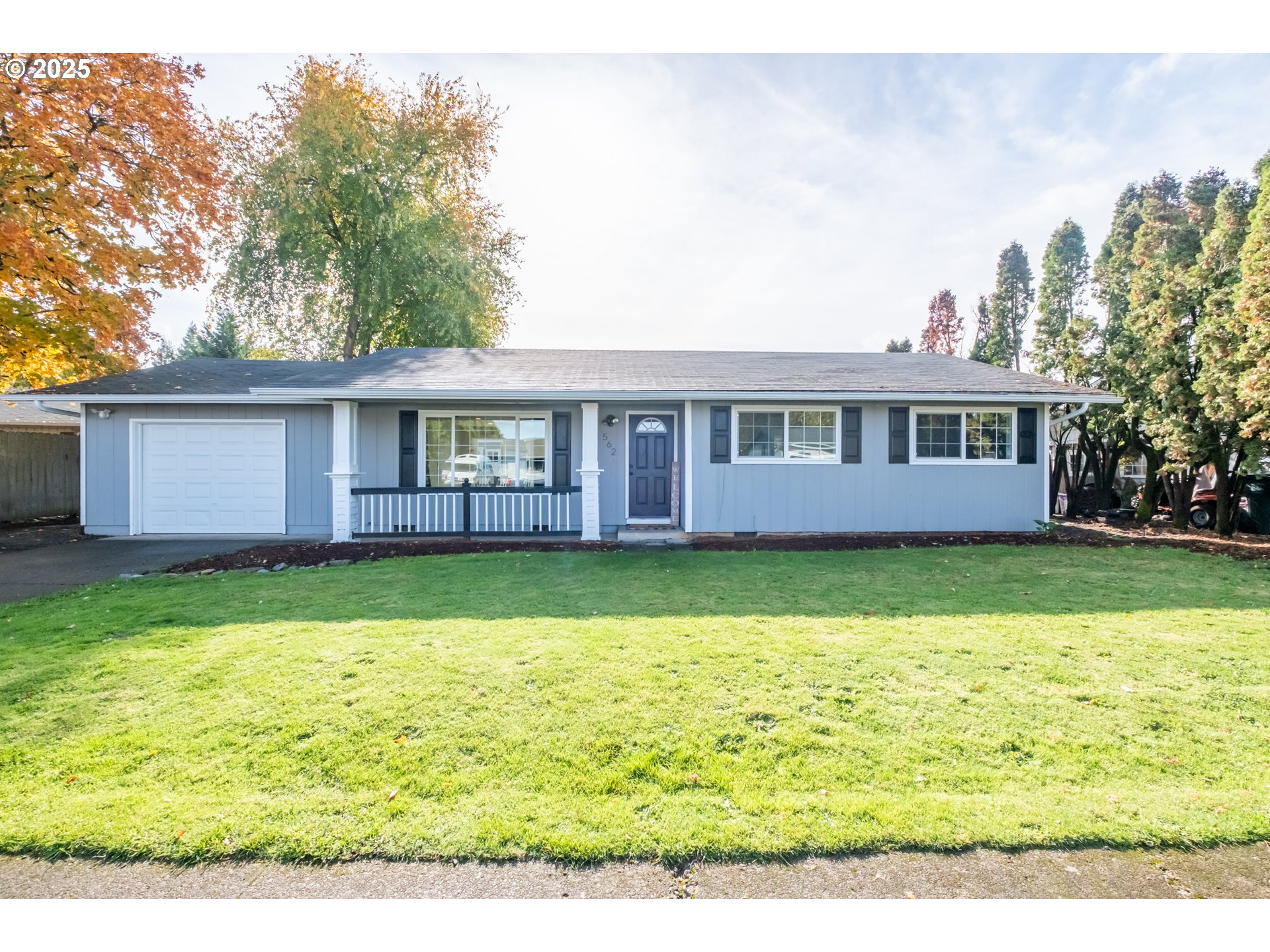 562 Elm Street Jefferson, OR 97352 - Photo 1 of 16 a view of a house with a swimming pool