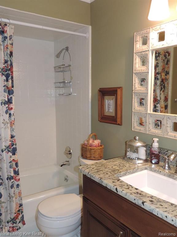 980 Golfview Court Rochester Hills, MI 48307 - Photo 33 of 43