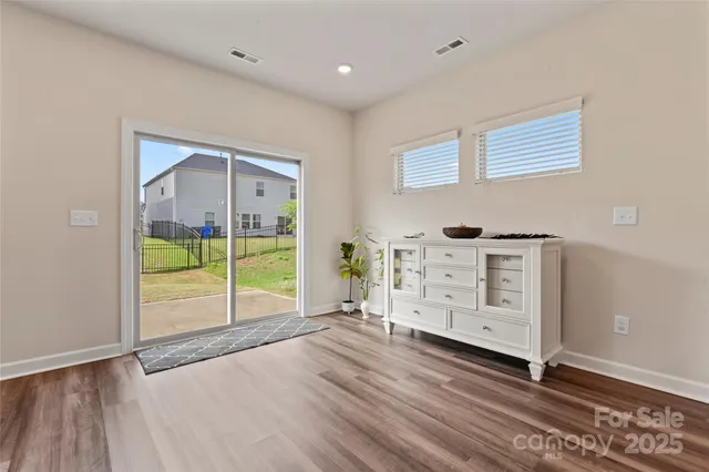 a view of livingroom with furniture