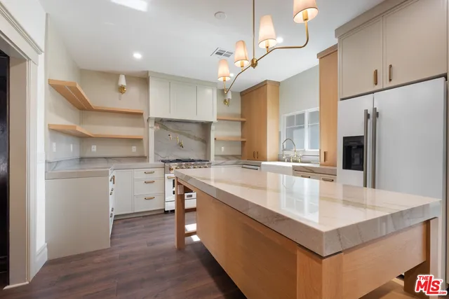 $1,299,000 | 2180 West 31st Street, Los Angeles, CA 90018