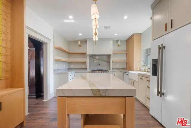 $1,299,000 | 2180 West 31st Street, Los Angeles, CA 90018