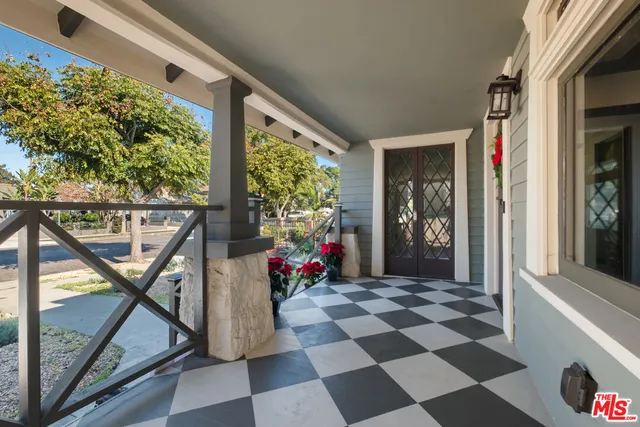 $1,299,000 | 2180 West 31st Street, Los Angeles, CA 90018