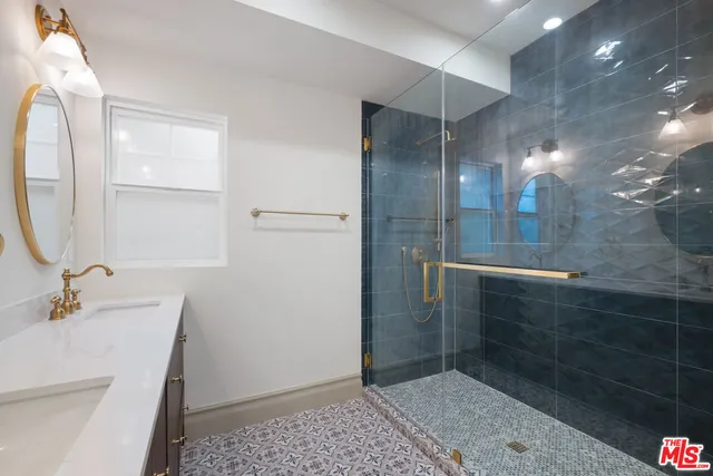 $1,299,000 | 2180 West 31st Street, Los Angeles, CA 90018