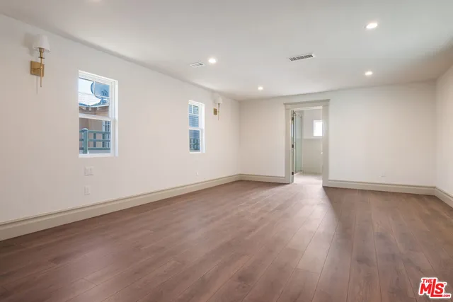 $1,299,000 | 2180 West 31st Street, Los Angeles, CA 90018