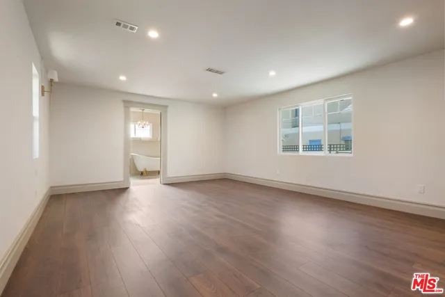 $1,299,000 | 2180 West 31st Street, Los Angeles, CA 90018