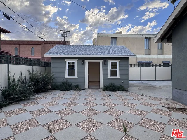 $1,299,000 | 2180 West 31st Street, Los Angeles, CA 90018