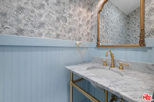 $1,299,000 | 2180 West 31st Street, Los Angeles, CA 90018