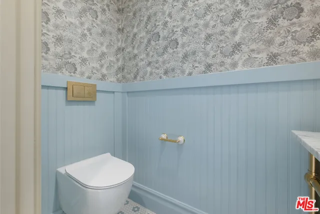 $1,299,000 | 2180 West 31st Street, Los Angeles, CA 90018