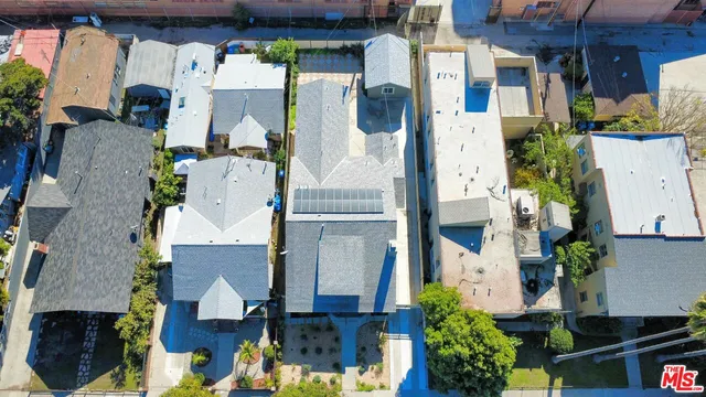 $1,299,000 | 2180 West 31st Street, Los Angeles, CA 90018