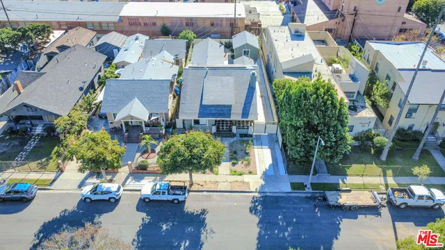 $1,299,000 | 2180 West 31st Street, Los Angeles, CA 90018