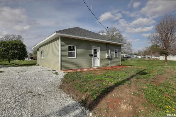 $175,000 | 143 East Clinton Street, Rushville, IL 62681