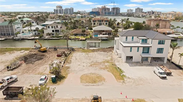 $3,500,000 | 270 Trade Winds Avenue, Naples, FL 34108