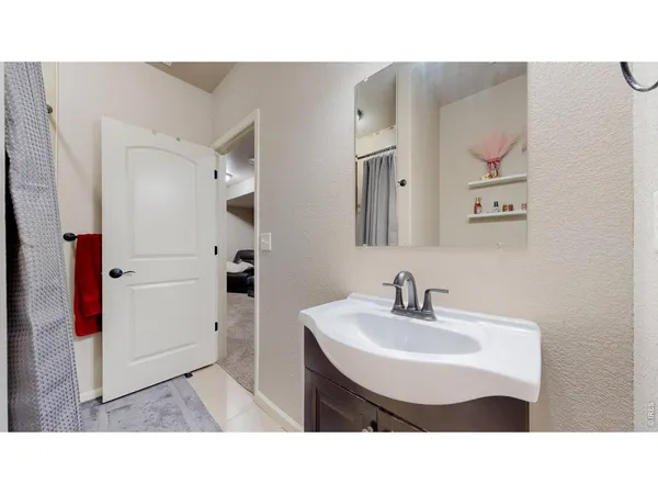 a black and white photo of a living room