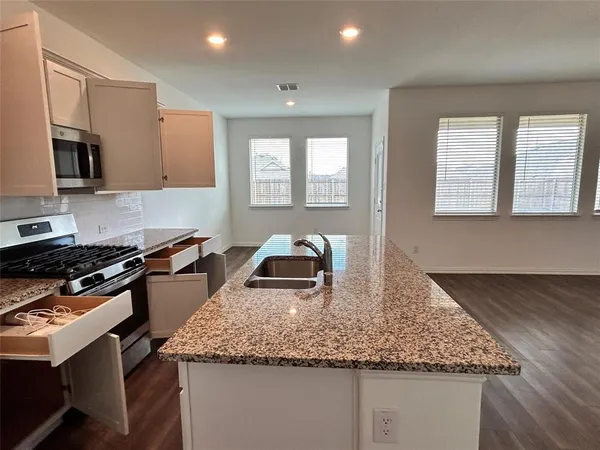 $2,050 | 5628 Elwood Drive, Forney, TX 75126