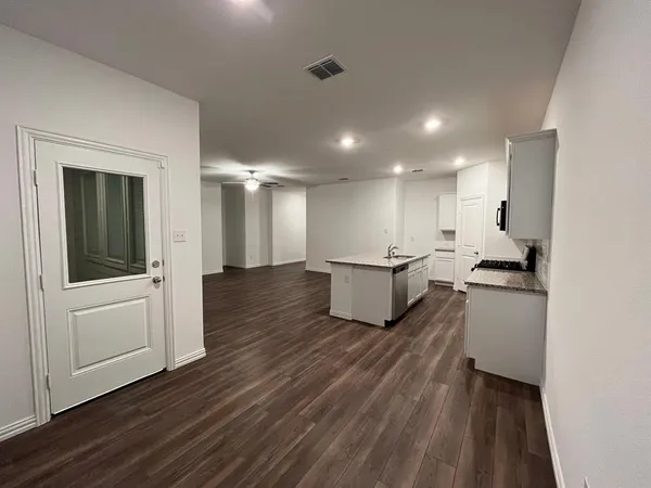 $2,050 | 5628 Elwood Drive, Forney, TX 75126