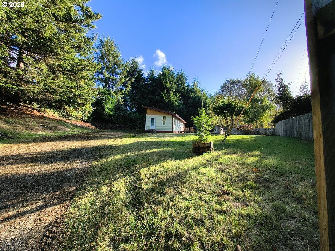 91136 Seaview Street Coos Bay, OR 97420 - Photo 13 of 19