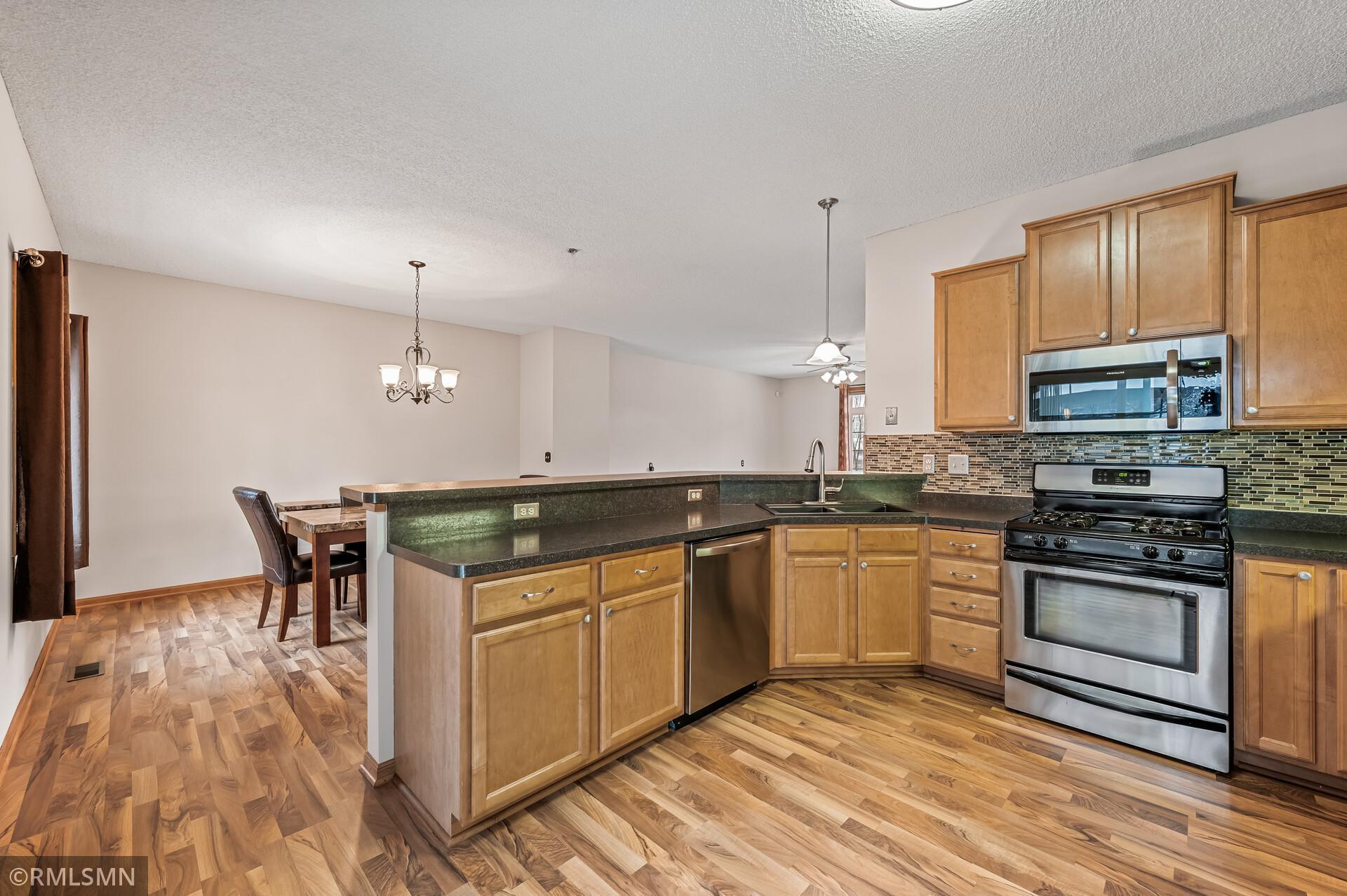 320 McKnight Road South, Unit 116 Maplewood, MN 55119 - Photo 10 of 31 Gallery Image 10