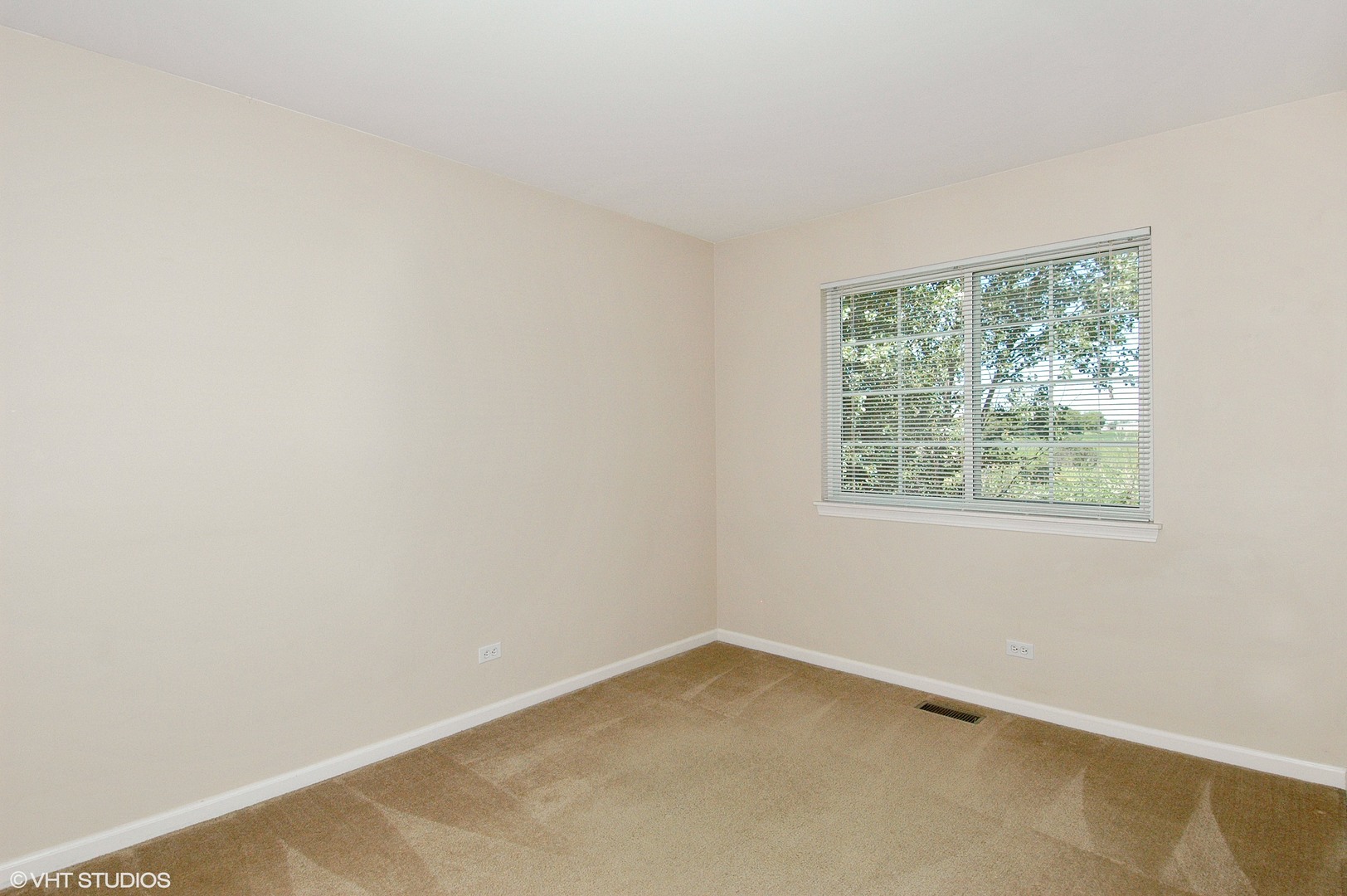 11004 Cape Cod Lane Huntley, IL 60142 - Photo 4 of 10
