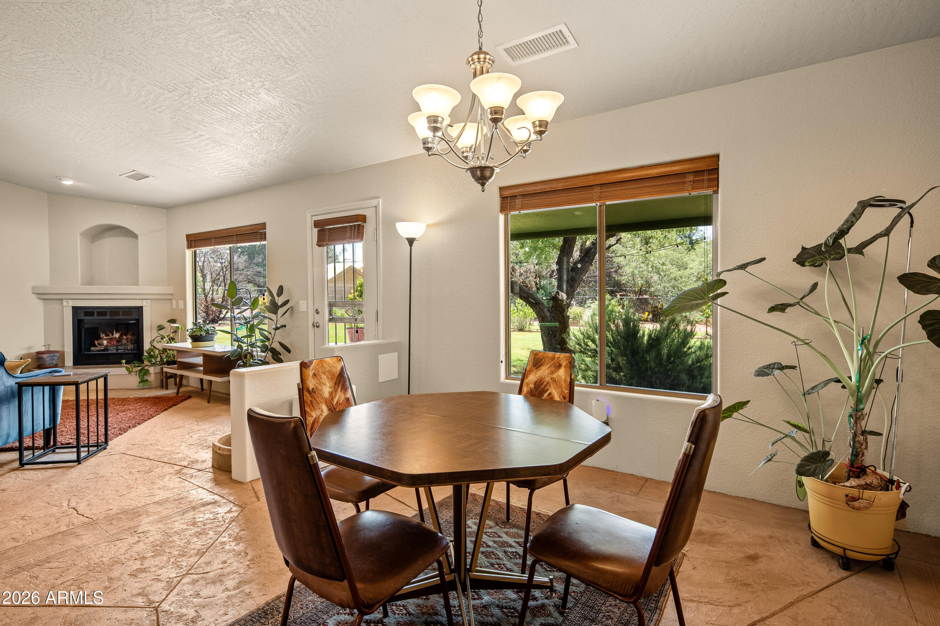 4975 East Geronimo Road Rimrock, AZ 86335 - Photo 27 of 41 Dining Room