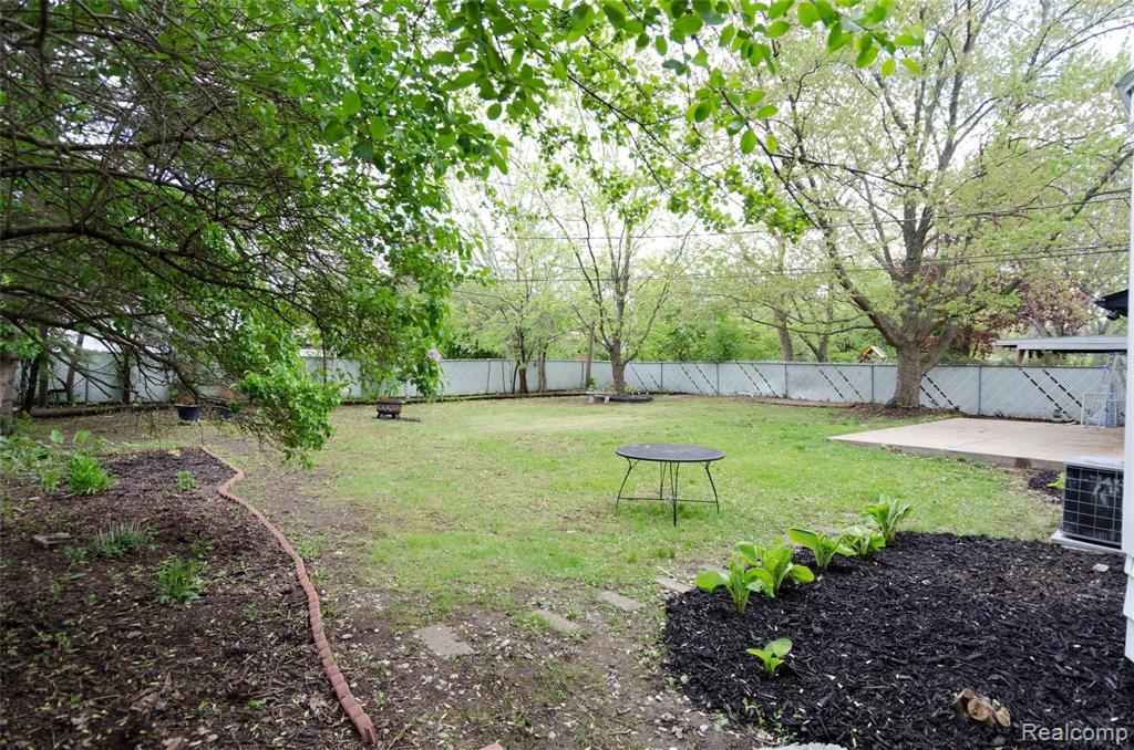 18151 Ramsgate Drive Lathrup Village, MI 48076 - Photo 5 of 47